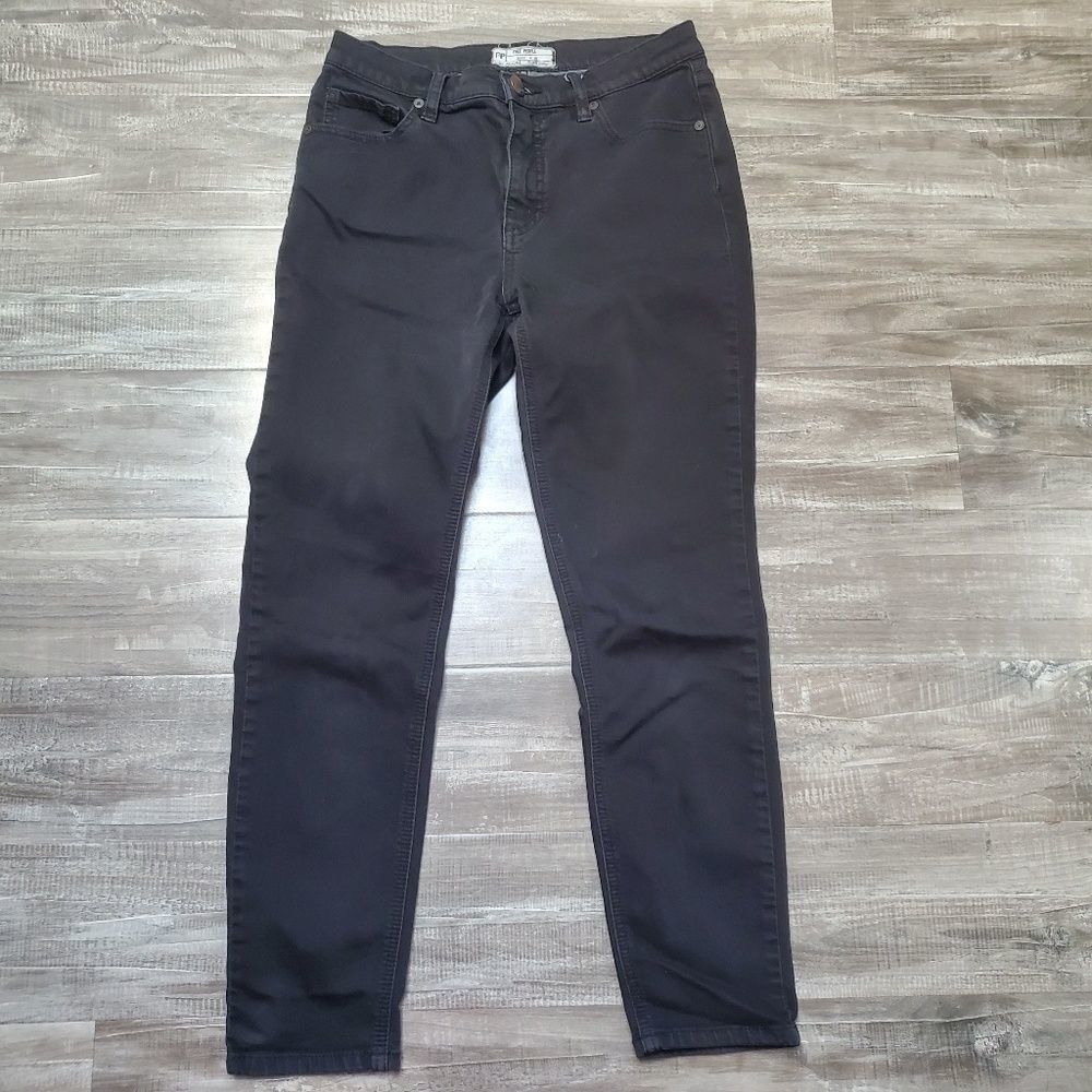 FREE PEOPLE black cropped skinny jeans